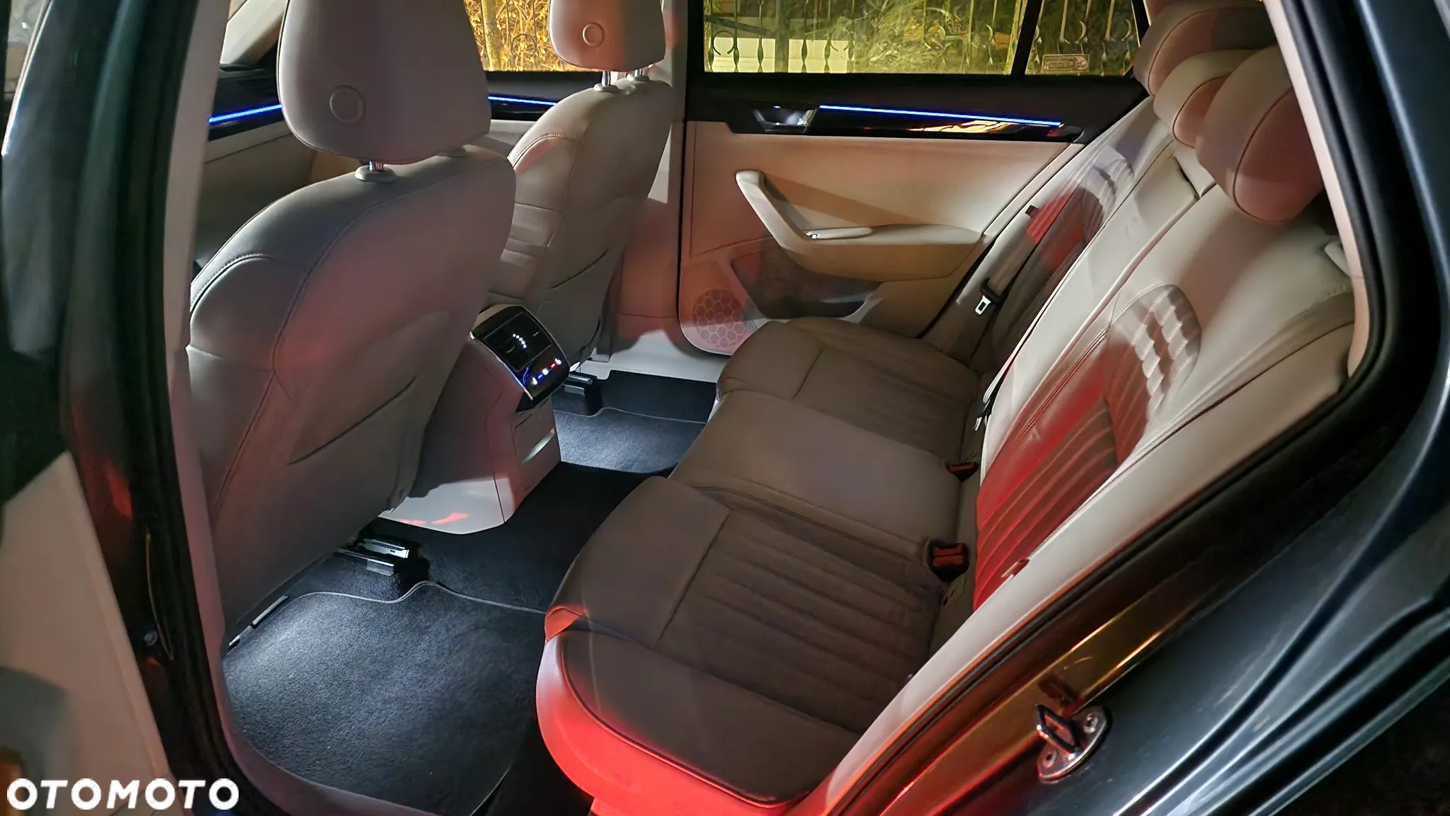 Skoda Superb 2.0 TSI 4x4 L&K DSG - 36