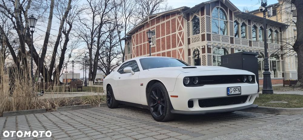 Dodge Challenger 5.7 R/T - 2