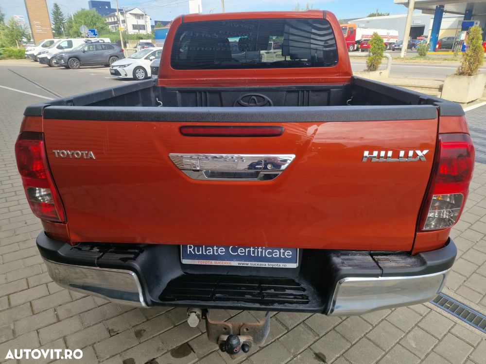 Toyota Hilux 4x4 Double Cab Executive - 8