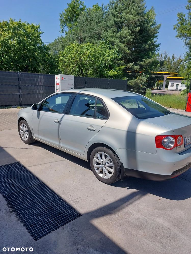 Volkswagen Jetta 1.4 TSI Highline Perfectline - 2
