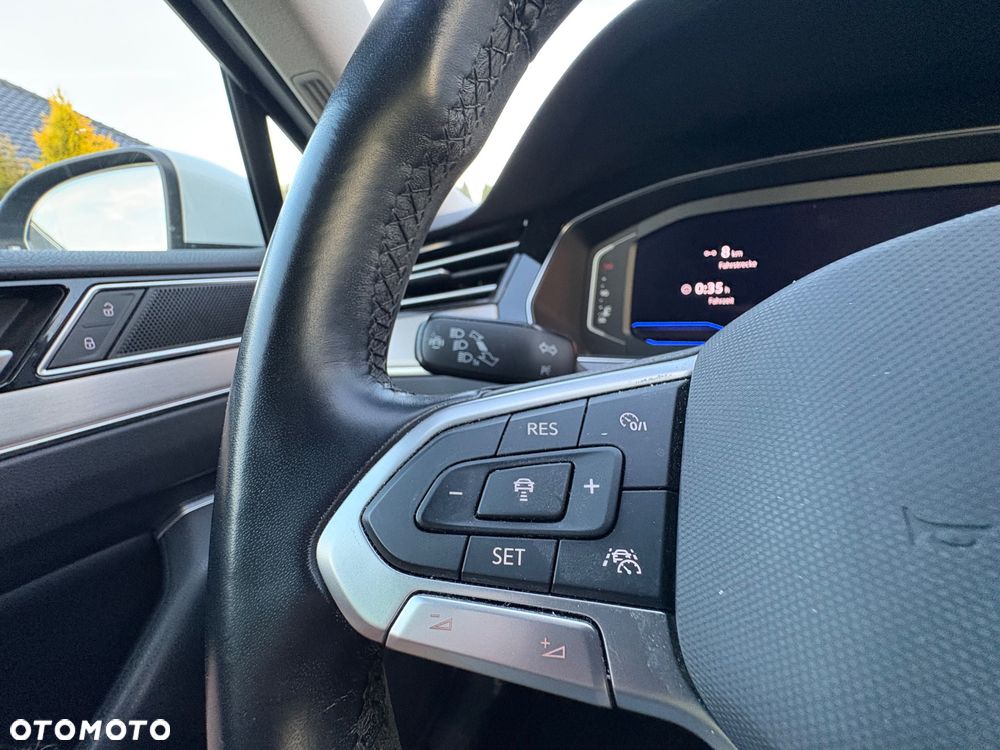 Volkswagen Passat Variant 2.0 TDI EVO Elegance DSG - 26
