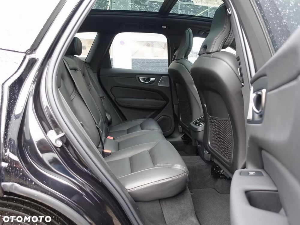 Volvo XC 60 B5 B AWD Ultra Black Edition - 25