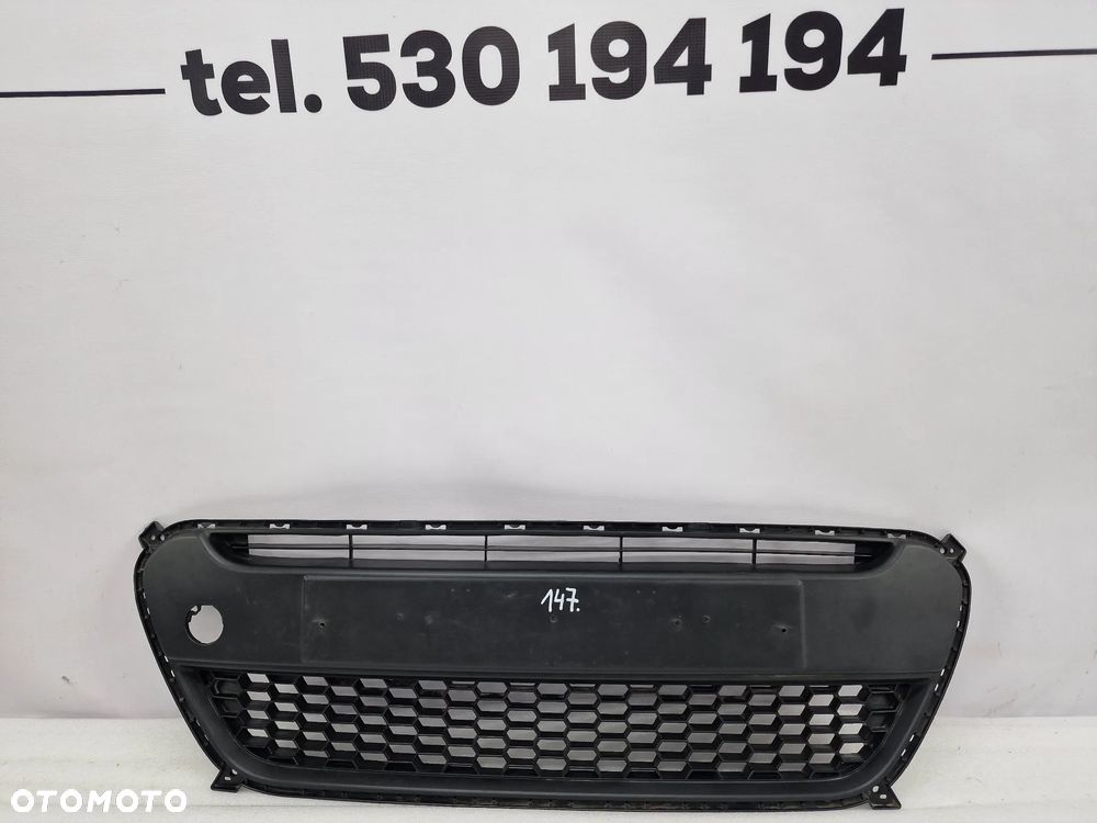 KIA PICANTO II 11- KRATKA ŚRODKOWA ZDERZAKA PRZEDNIEGO PRZÓD , NR 86569-1Y000 , NR AUKCJI KR147 - 1