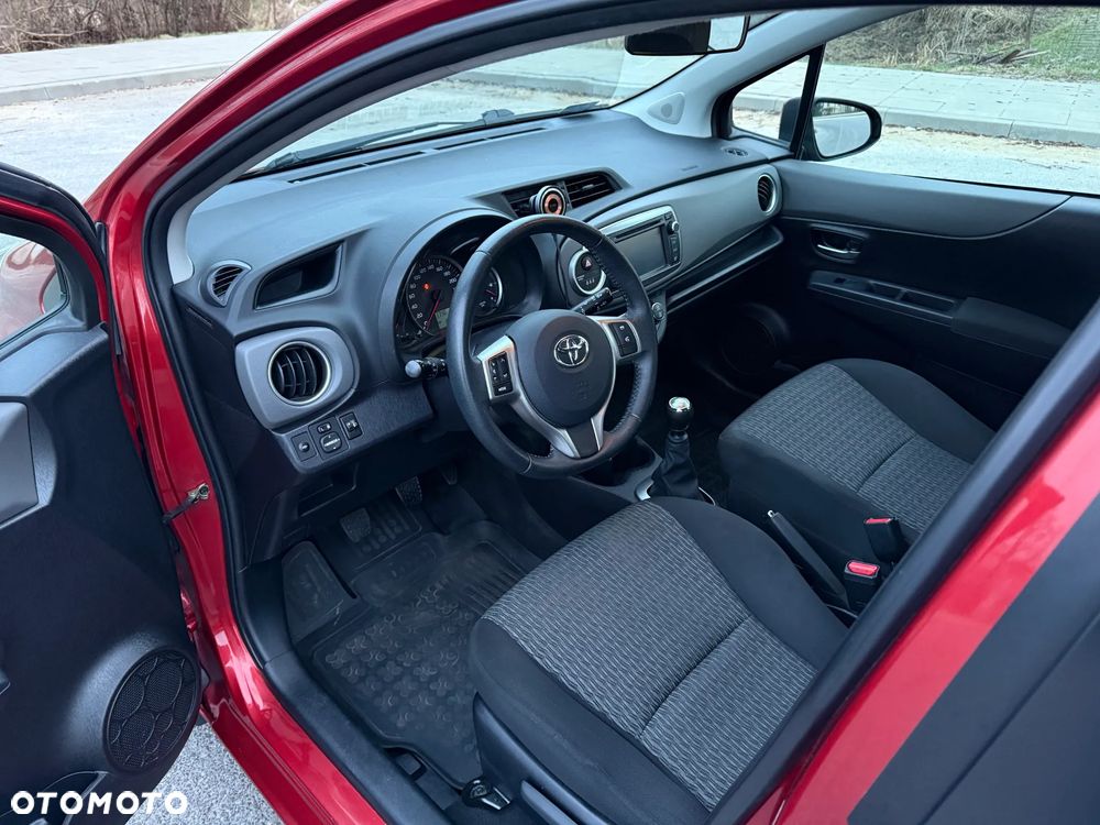 Toyota Yaris 1.33 Premium EU6 - 6