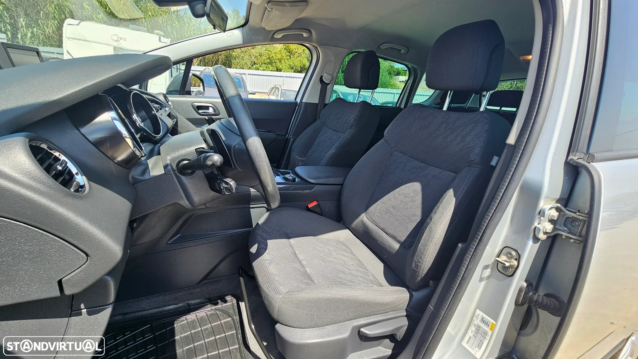 Peugeot 3008 1.6 HDi Executive CMP6 - 12
