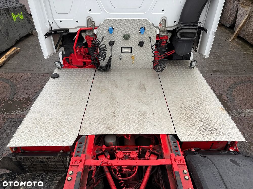 Mercedes-Benz Actros - 23