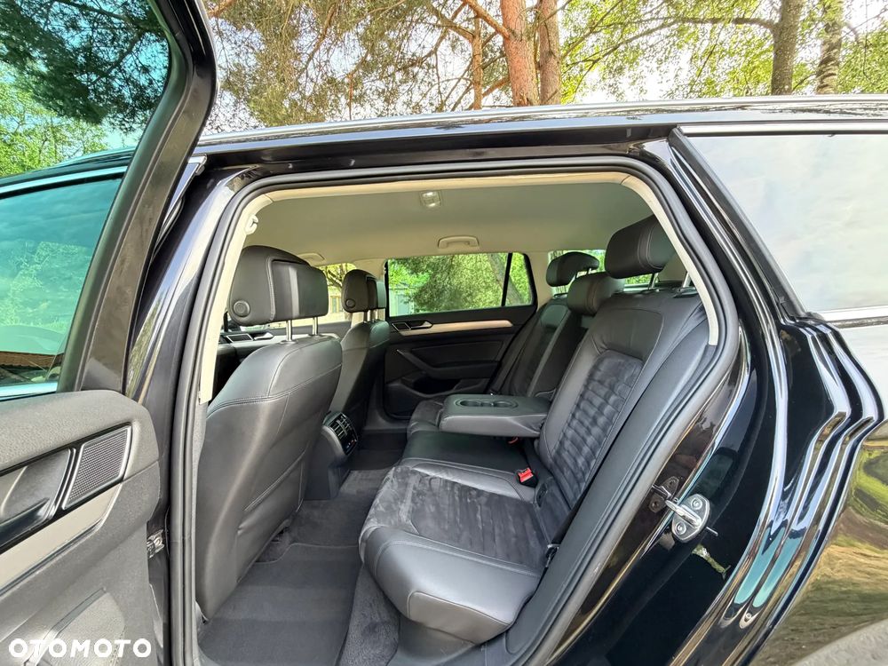 Volkswagen Passat Variant 1.6 TDI SCR DSG - 22