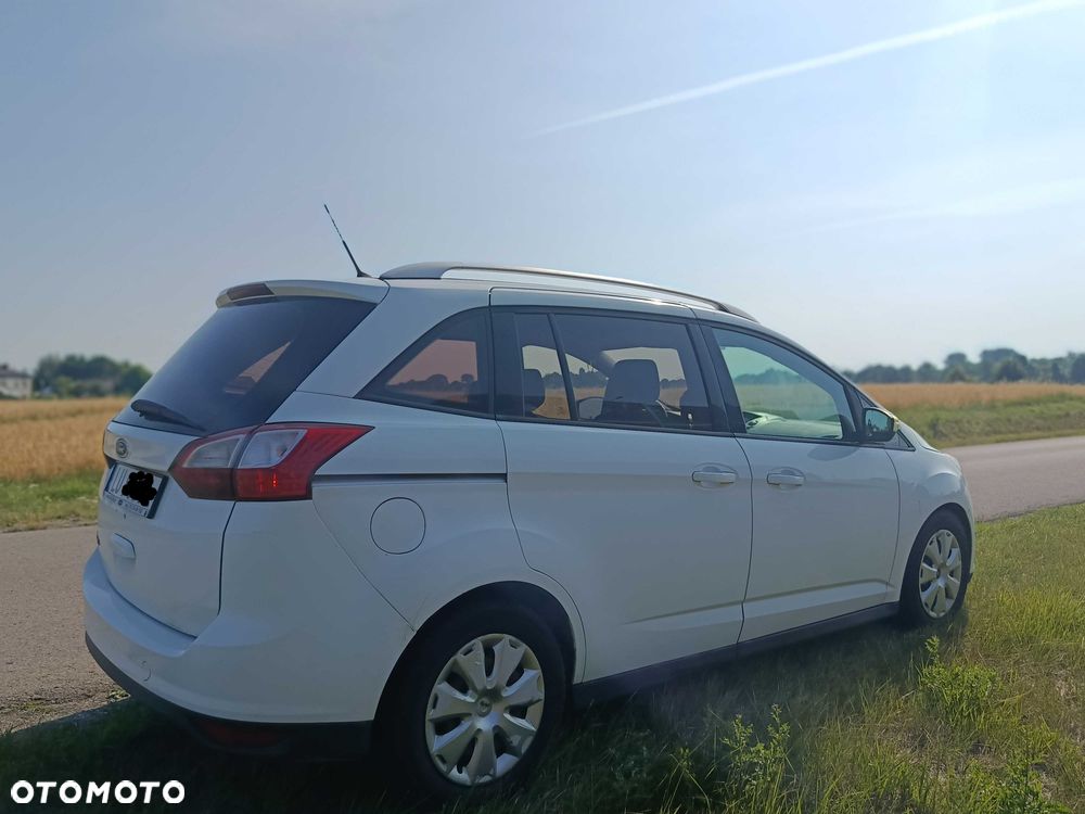 Ford Grand C-MAX - 3