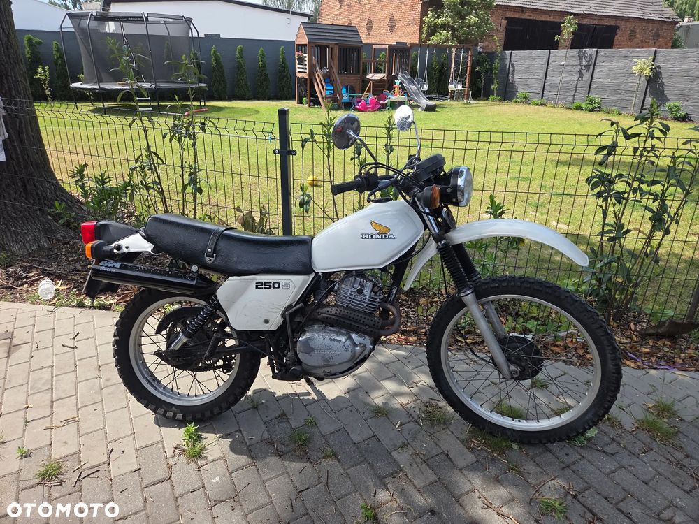 Honda XL - 1