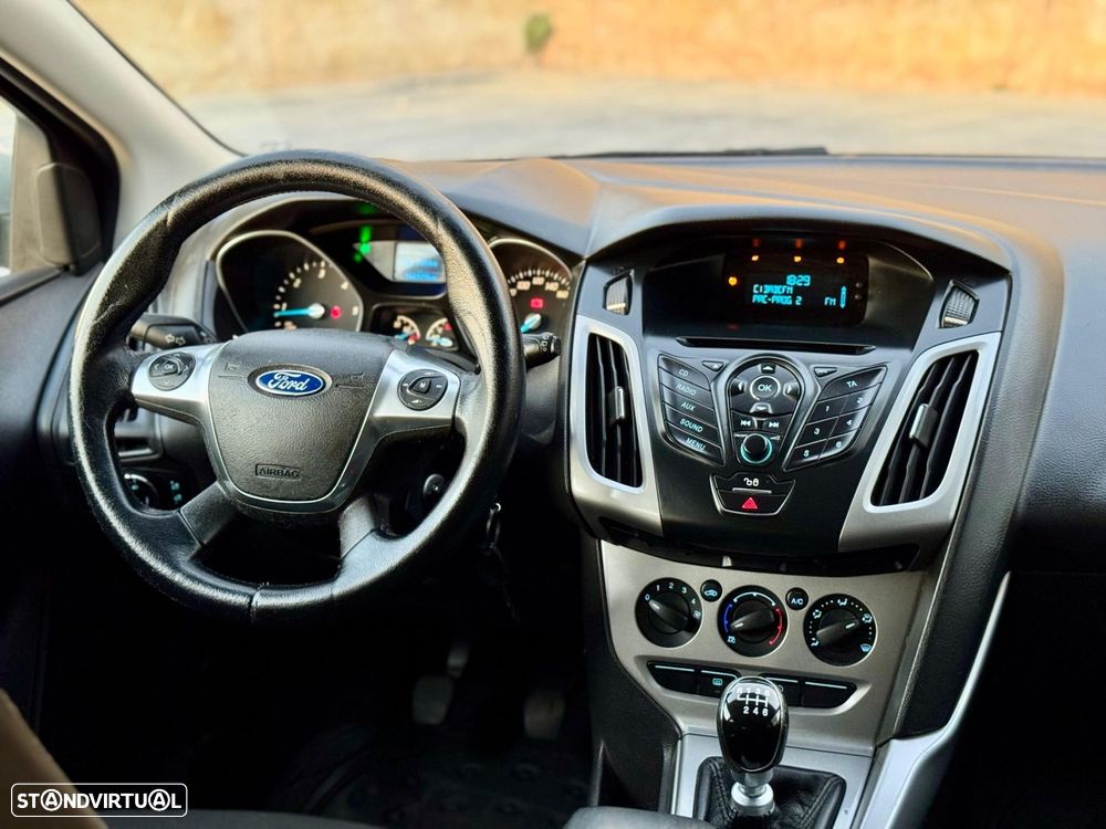 Ford Focus SW 1.6 TDCi Titanium - 25