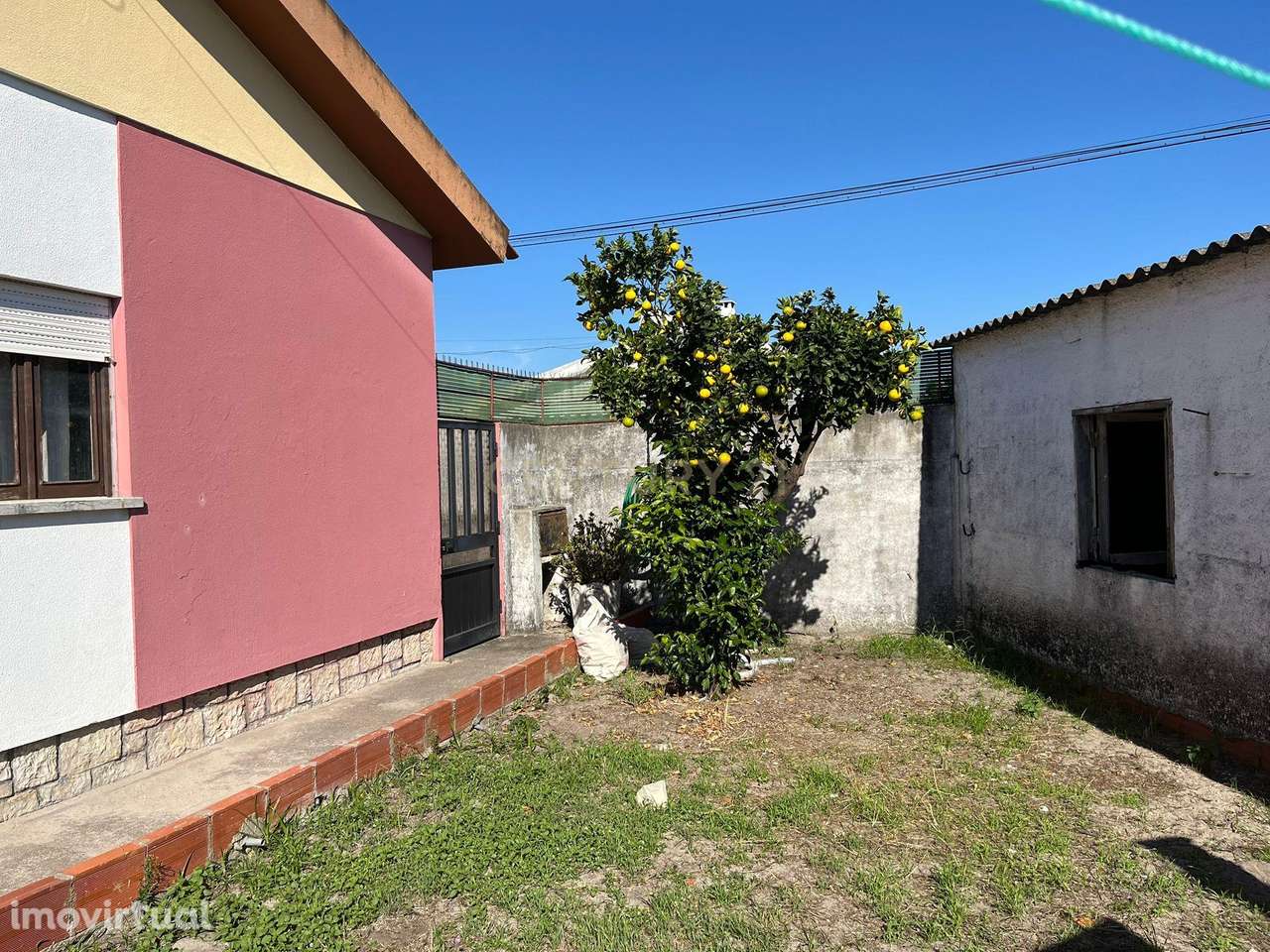 Moradia T4 isolada com Barracão e anexos - Grande imagem: 4/22