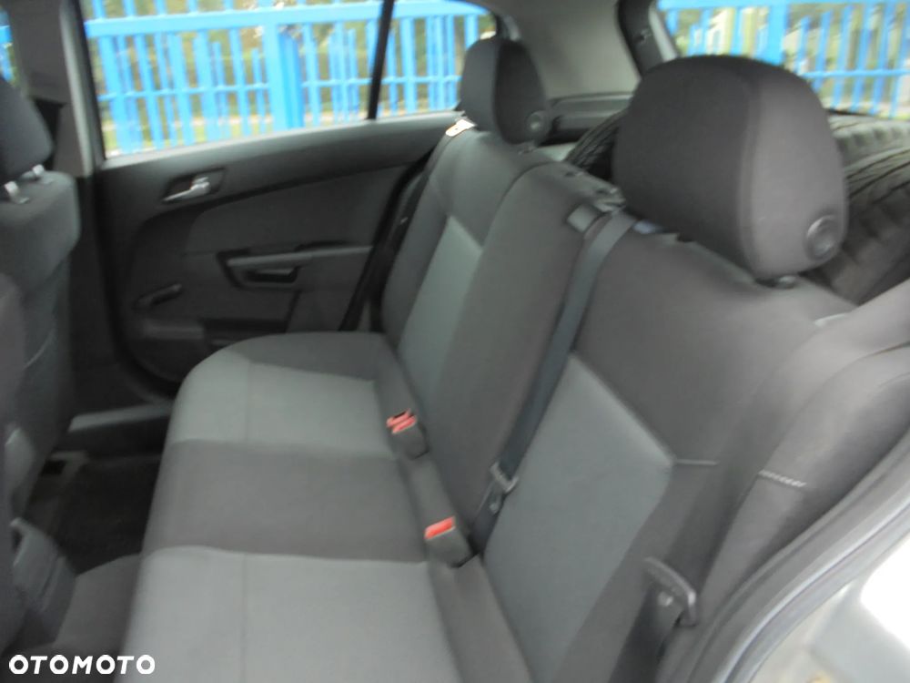 Opel Astra III 1.6 Cosmo - 11