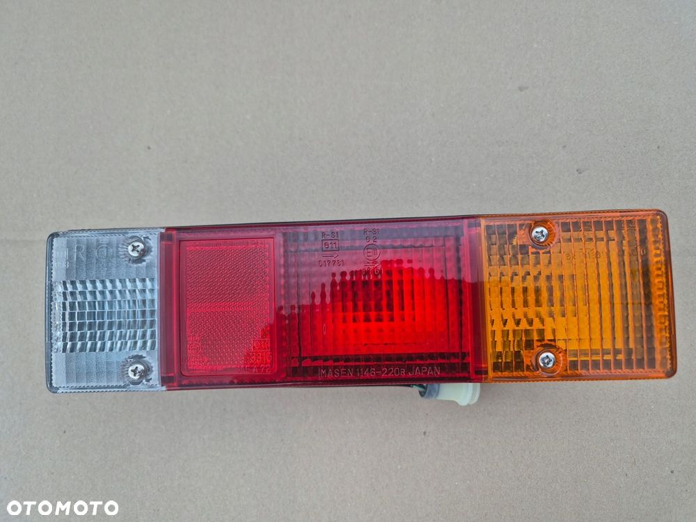 Mitsubishi L200 lampa tył prawa.W zderzak.Fullback - 1