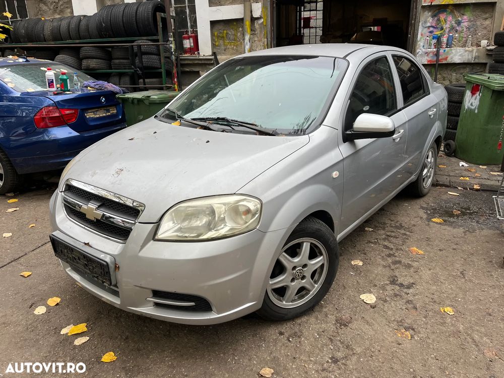Dezmembrez Chevrolet Aveo gri argintiu 2006 1,4 benzina - 2