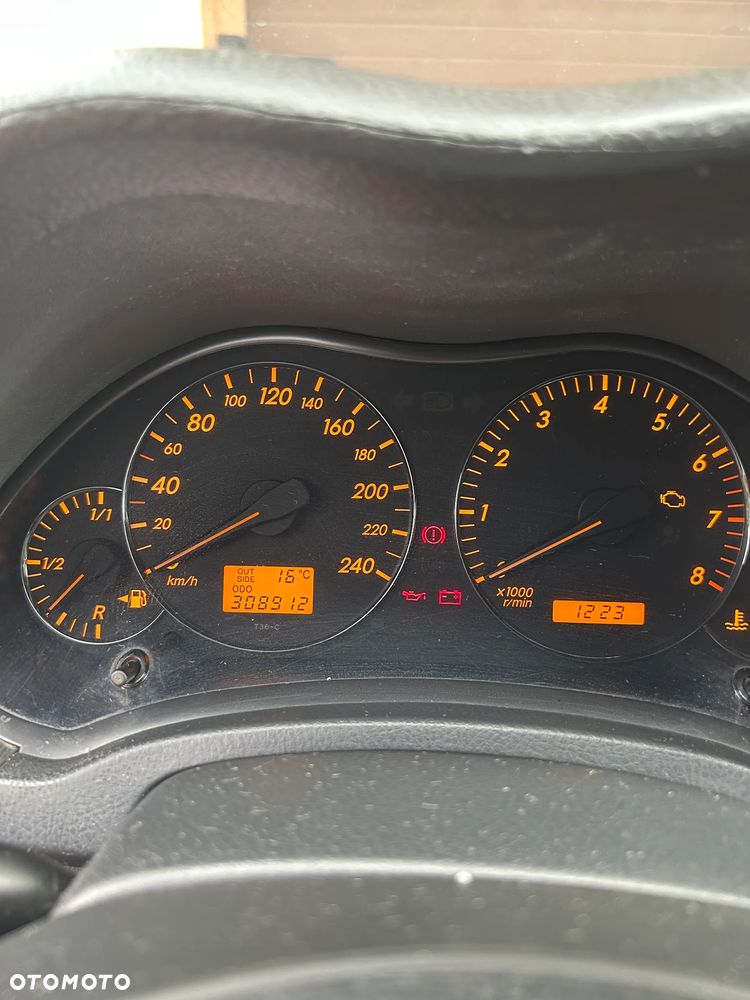 Toyota Avensis 1.8 VVT-i Luna - 9