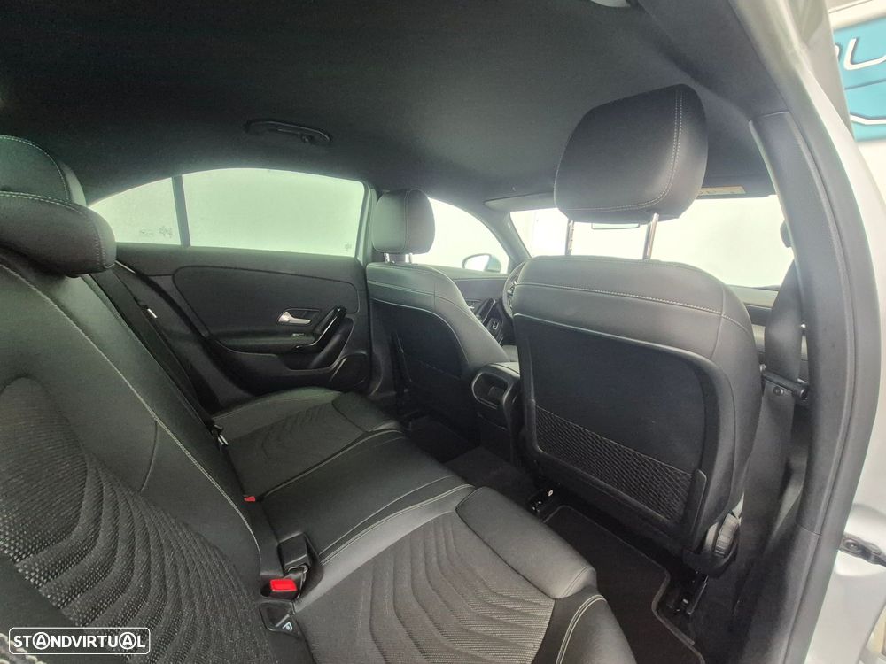 Mercedes-Benz A 180 Limousine d Progressive Aut. - 29