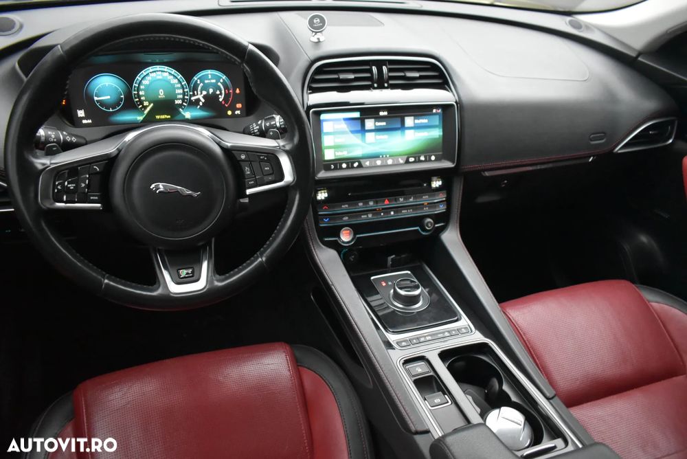 Jaguar F-Pace 30d AWD R-Sport - 23