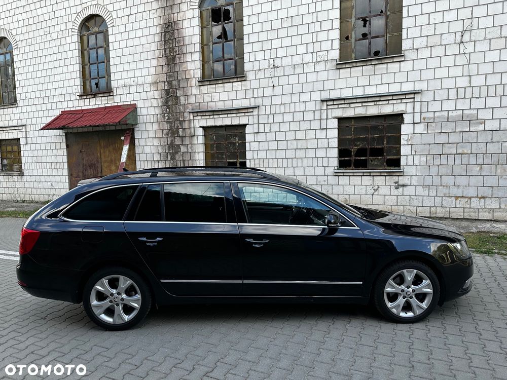 Skoda Superb 2.0 TDI Green tec DSG Elegance - 4