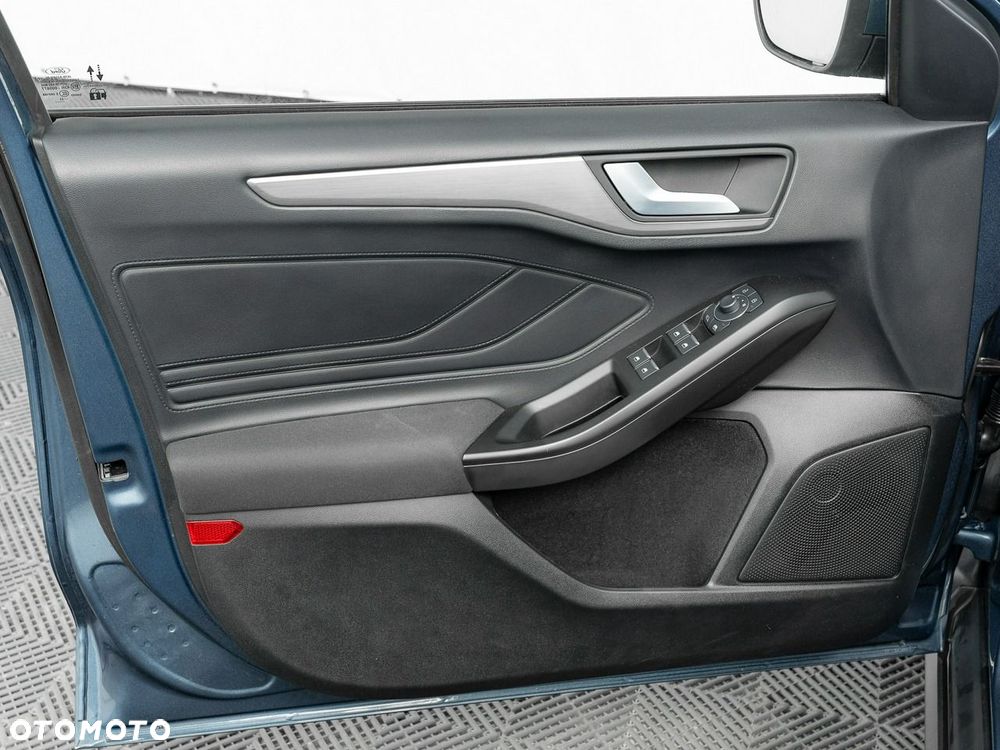 Ford Focus SW 1.0 EcoBoost Hybrid TITANIUM - 13