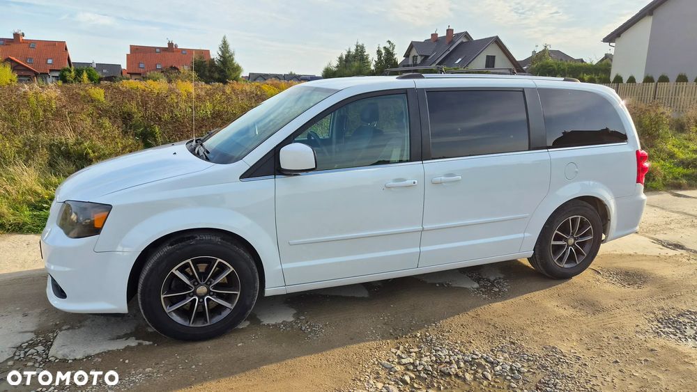 Dodge Grand Caravan - 4