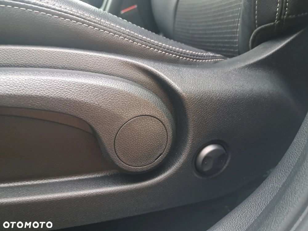 Kia Sportage 1.6 GDI Black Edition 2WD - 33