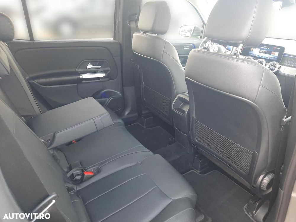 Mercedes-Benz GLB - 14