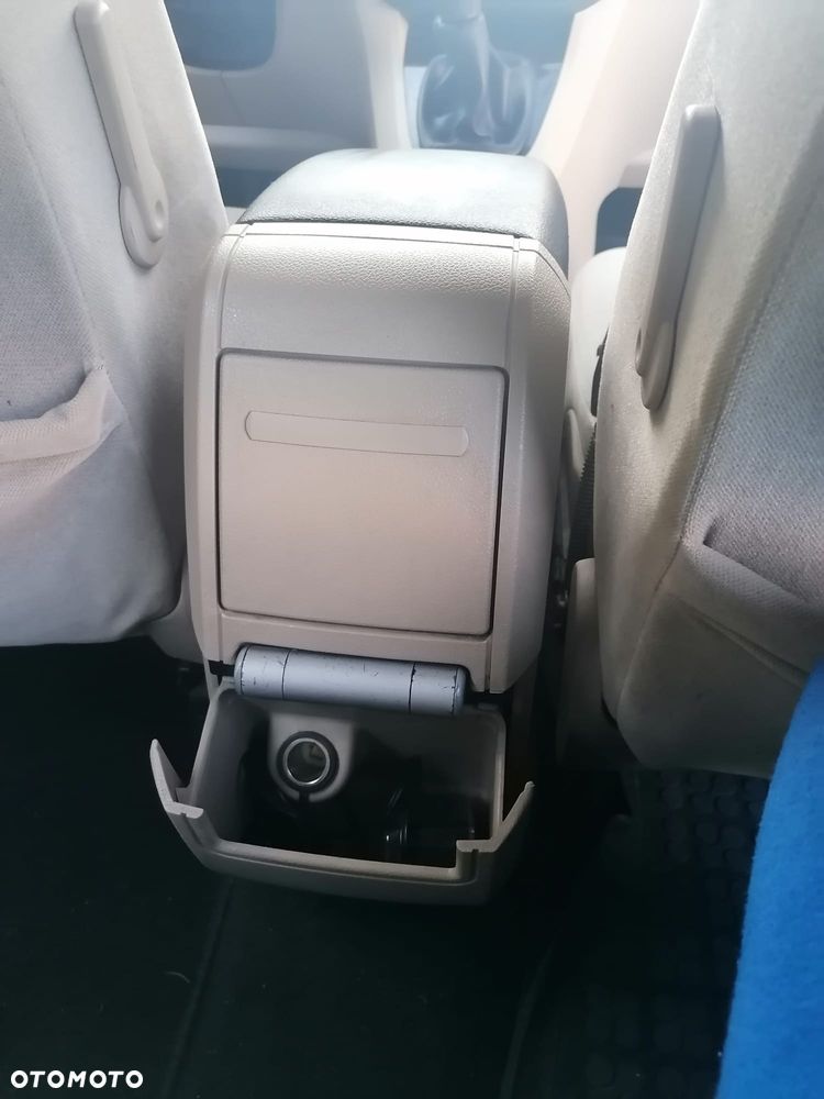 Ford Focus C-Max 1.6 TDCi Ambiente - 19