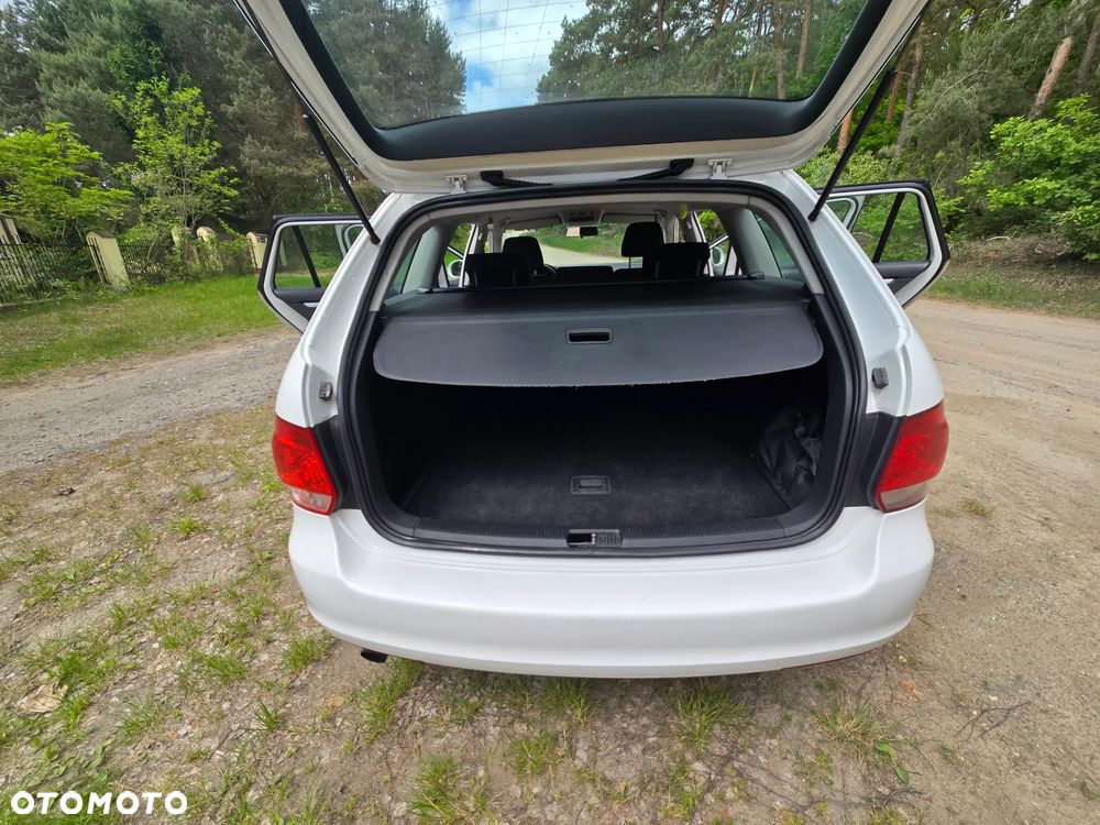 Volkswagen Golf 1.6 TDI DPF Highline - 10