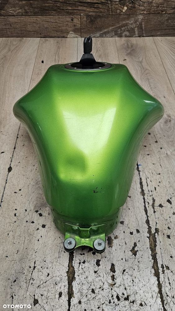 Zbiornik Paliwa Bak korek wlewu klucz Kawasaki ER6 / ER-6 - 7