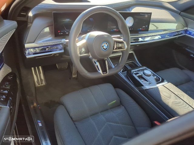 BMW i7 eDrive50 Pack Desportivo M - 6