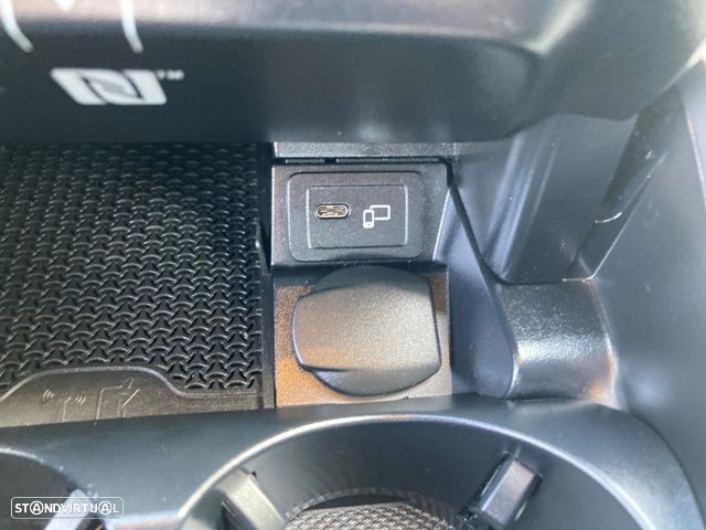 Mercedes-Benz E 300 de 4Matic 9G-TRONIC AMG Line - 33