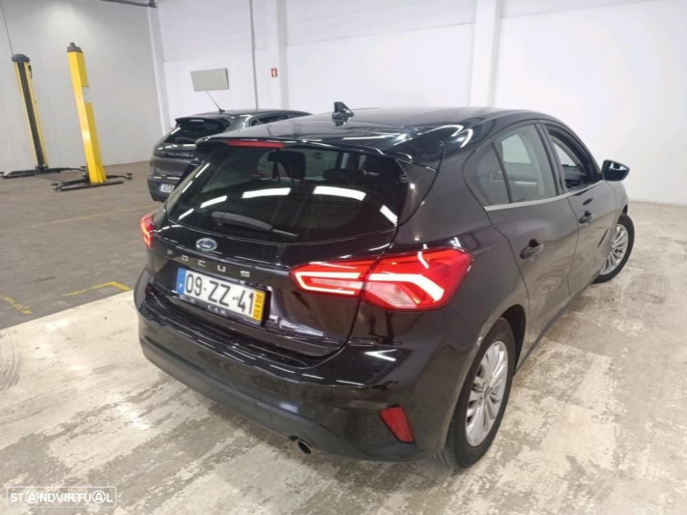 Ford Focus 1.5 TDCi ECOBlue Titanium - 4