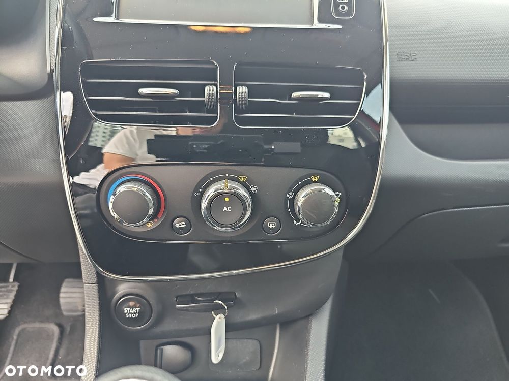 Renault Clio 1.2 16V Limited EU6 - 20