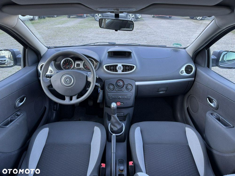 Renault Clio - 19