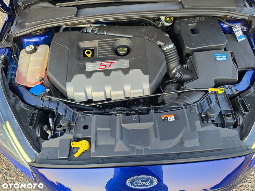 Ford Focus 2.0 EcoBoost ST mit Leder-Exclusiv-Paket - 35
