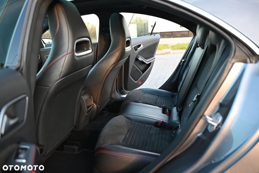 Mercedes-Benz CLA 200 7G-DCT AMG Line - 15