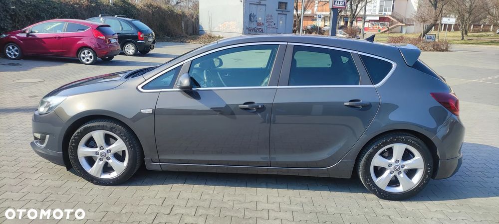 Opel Astra 2.0 CDTI Exklusiv - 4