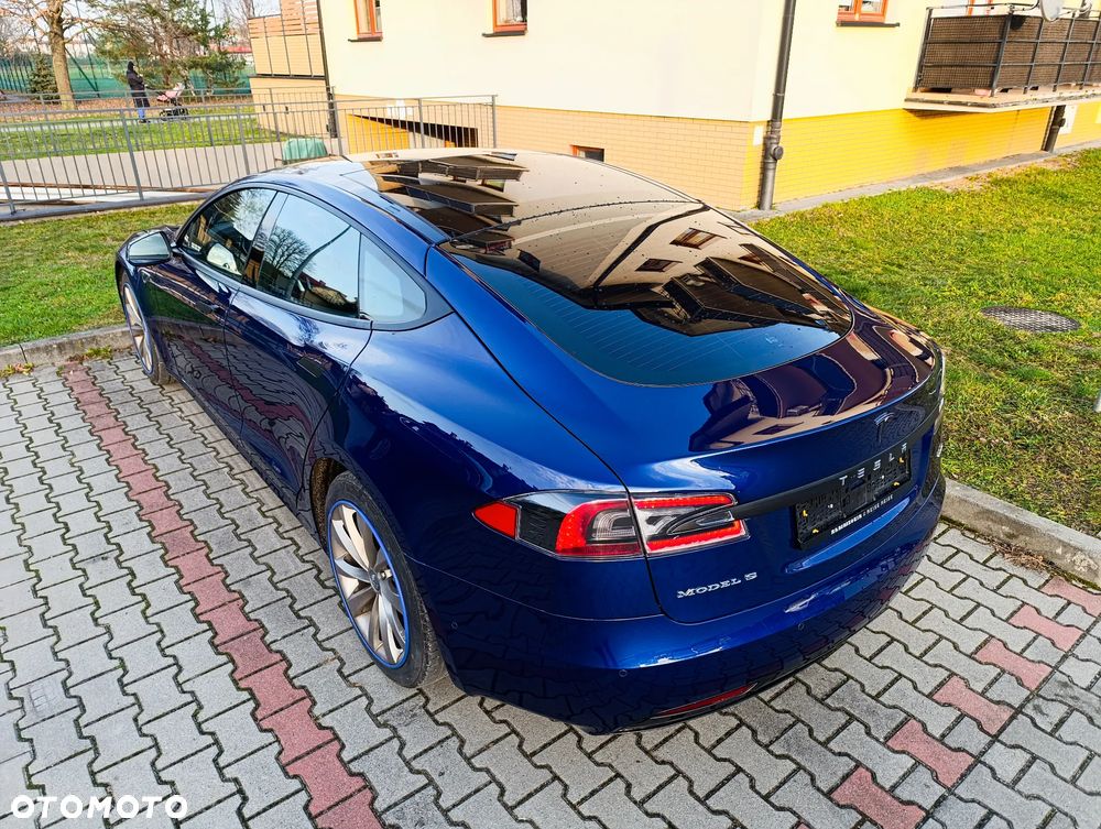 Tesla Model S - 13