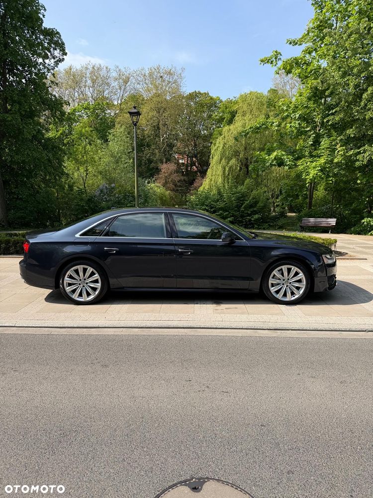 Audi A8 - 4