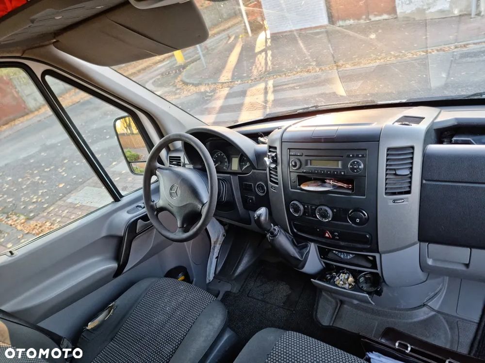 Mercedes-Benz Sprinter - 9