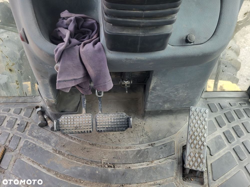 New Holland B110B 4X4 - 19