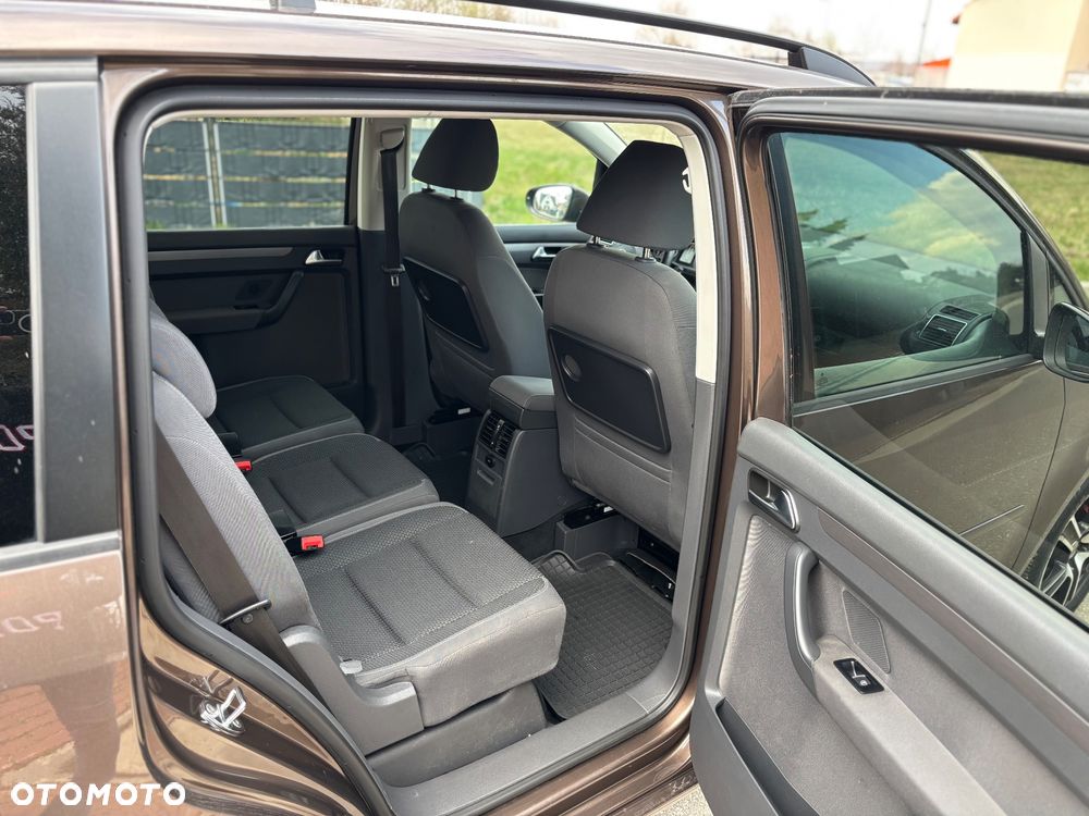 Volkswagen Touran - 13