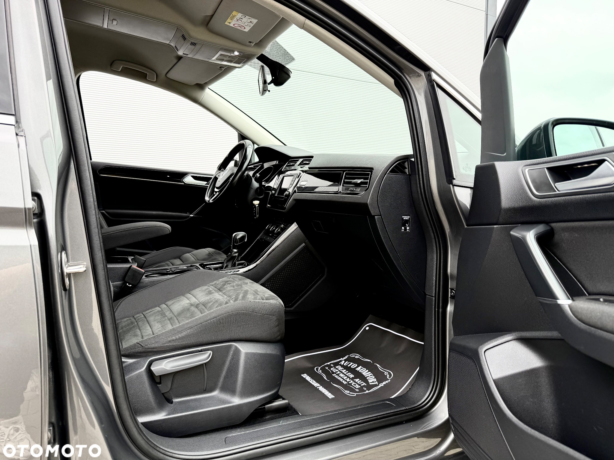 Volkswagen Touran 2.0 TDI SCR DSG Highline - 26