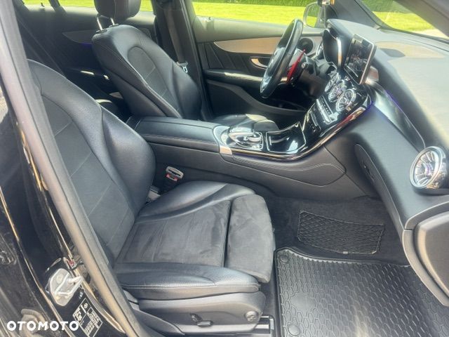 Mercedes-Benz GLC 250 d 4Matic 9G-TRONIC AMG Line - 22