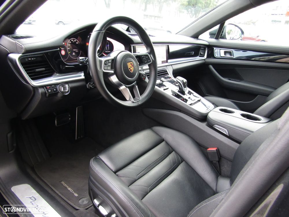 Porsche Panamera 4 E-Hybrid - 17