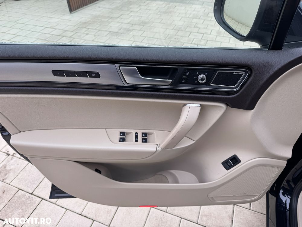 Volkswagen Touareg 3.0 V6 TDI SCR Blue Motion DPF Automatik Exclusive - 9