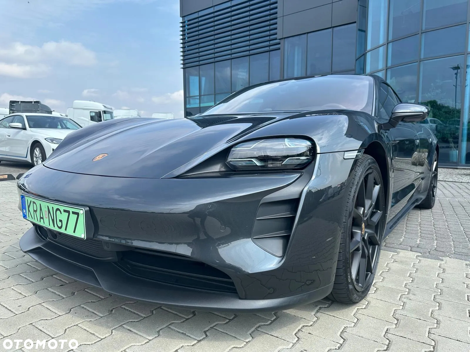 Porsche Taycan - 9