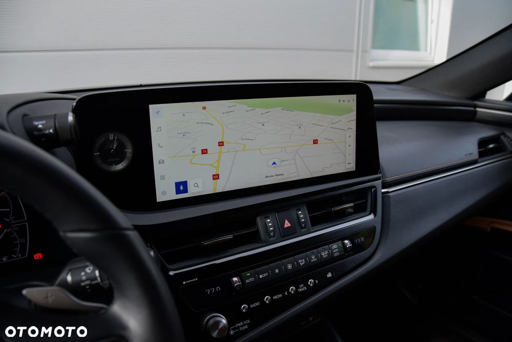 Lexus ES - 9