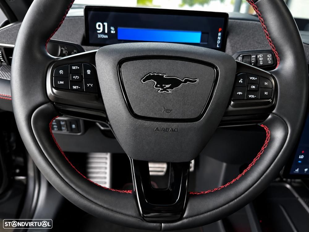 Ford Mustang Mach-E 75.7 kWh Premium AWD - 23