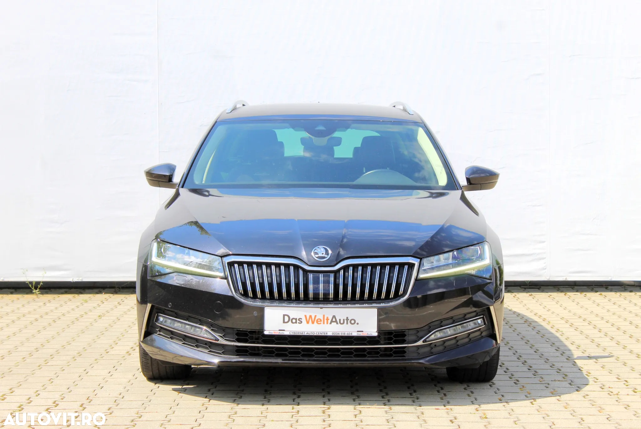 Skoda Superb Combi 2.0 TDI DSG 4X4 Laurin & Klement - 8